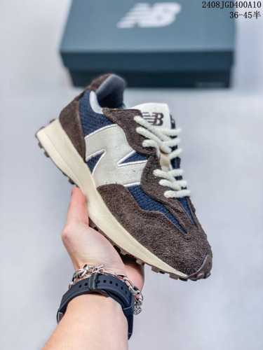 nb 新百伦 New Balance 327系列复古休闲运动慢跑鞋时尚男女运动鞋 以更纯粹的复古风格设计打造的全新造型 侧身还以解构设计，将 N 字标志以做旧压