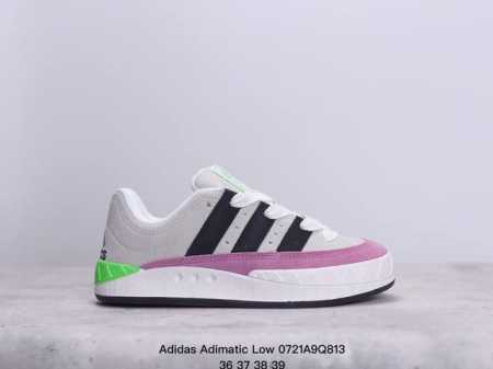 真标adidas Adimatic Low 马蒂奇系列低帮 复古鲨鱼面包鞋运动休闲滑板板鞋 整个鞋面由色彩艳丽的麂皮制成 搭配品牌标志性大尺寸三条纹 Logo - 点击图像关闭
