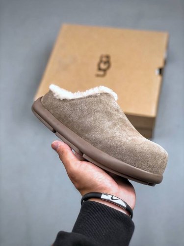全网热卖款最齐 UGG 90个配色 市面顶级版本 UGG 小土豆 勃肯懒人拖鞋 1.5CM薄底 男女款 小红书爆款 广州外贸大厂生产 鞋头到鞋垫真羊皮毛一体 独