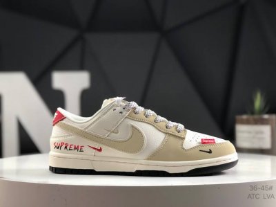 公司级带半码Nike Dunk Low 此款主张打破传统的工业化流水线设计限制，以Made By Ideas的超级创意为理念，集结众多潮流设计师，结合时下最In