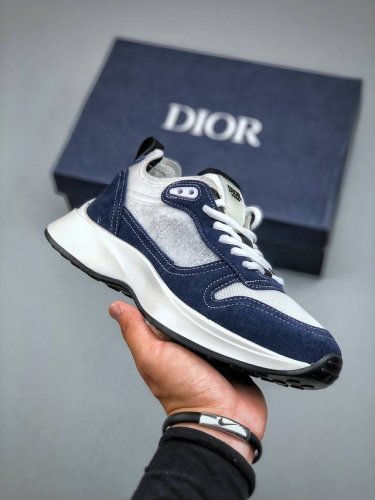 Dior 迪奥 B30运动鞋网纱款新配色 秋季新品 重新诠释经典的网球鞋 时尚的廓形突显厚实感 采用全新的拉绒马海毛针织面料 突显柔软触感与富有层次感的流行色彩
