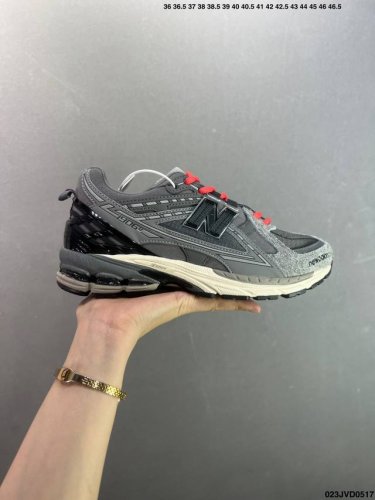 公司级New Balance M1906系列复古单品宝藏老爹鞋款 公司级版本复古元素叠加 质感超级棒 楦版型材料细节做工精细 作为Nb最经典的档案鞋型之一 与