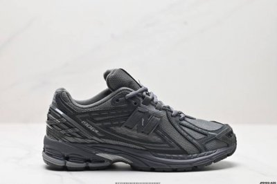 公司级New Balance M1906系列复古单品宝藏老爹鞋款 公司级版本复古元素叠加 质感超级棒 楦版型材料细节做工精细 作为Nb最经典的档案鞋型之一 与2