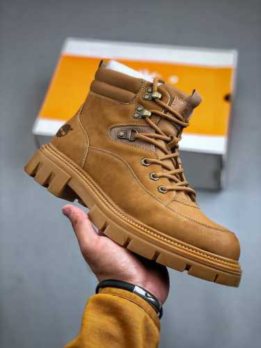 新货#Timberland添柏岚 天伯伦 户外休闲时尚马丁靴系列 广东大厂出品 全新工艺升级 23Ss秋冬新款 原盒原包装 面料采用意大利进口手抓牛皮，搭配防臭