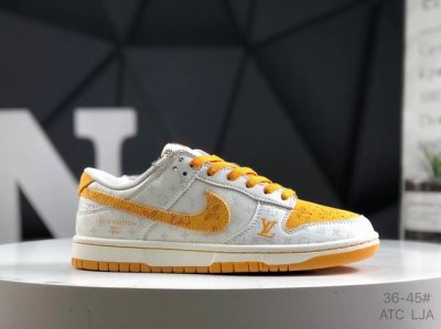 公司级带半码 耐克 Nike Dunk Low 复古低帮休闲运动滑板板鞋 采用脚感柔软舒适Zoomair气垫 有效吸收滑板等极限运动在落地时带来的冲击力 为街头