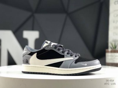 310 公司级带半码Nike Dunk Low 此款主张打破传统的工业化流水线设计限制，以Made By Ideas的超级创意为理念，集结众多潮流设计师，结合时
