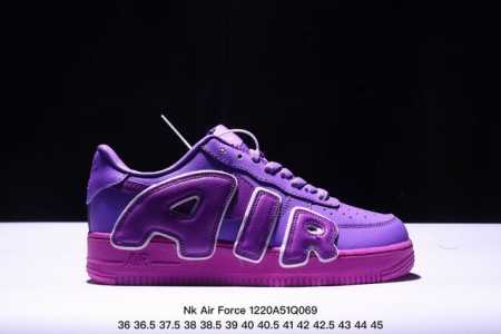 耐克 Nk Air Force 7 Low 联名款 3M反光 空军一号低帮休闲板鞋 ，鞋款鞋身以一袭白色为主调，搭配皮革材质打造。外侧分别饰有 Sun 以及 H - 点击图像关闭