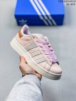 160 adidas Originals Campus 00S 学院系列 面包风经典复古低帮百搭休闲运动板鞋这次 Adidas Originals 选择了以经典