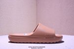 阿迪达斯Adidas Adilette Lumia凉鞋 拖鞋 J p1 沙滩凉拖鞋 休闲舒适拖鞋新款轻运动一字拖鞋一体成型一脚蹬家居拖鞋潮流时尚 防滑防磨男鞋好