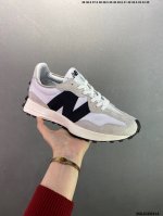 新百伦 New Balance Nb327系列 皮面复古休闲运动慢跑鞋 Ws327Ra全新 New Balance 327 系列，以更纯粹的复古风格设计打造的全