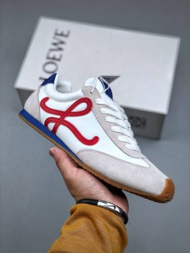 配件+10 罗意威Loewe Ballet Runner 2.0 Sneakers 芭蕾舞2.0系列阿甘复古风德训薄底百搭休闲运动鞋 采用反绒牛皮革拼接头层皮饰