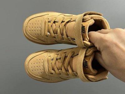 nk 新款小空军中帮儿童运动鞋 Size：22-37.5码 小空军系列真的超帅气 中帮魔术贴设计，超级好穿 耐磨防滑大底，脚感舒适 大小童区分，匠心打造