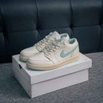 核心私 Air Jordan 1 乔丹篮球鞋男女运动鞋潮流板鞋 货号：Dc0774 134 尺码：36 37 37.5 38 38.5 39 40 40.5 4