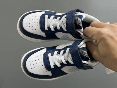 nk 小空军一号工装低帮魔术贴儿童板鞋小白鞋 Size：22–37.5码 经典百搭板鞋小白鞋，学生时代必备 低帮魔术贴设计，穿脱方便 橡胶大底，耐磨防滑
