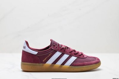 公司级Adidas Handball Spezial 官方正确版本 阿迪达斯经典款 复古休闲板鞋 全鞋采用反毛皮制作 牛筋耐磨大底 承载青春情怀的板鞋 经典三条