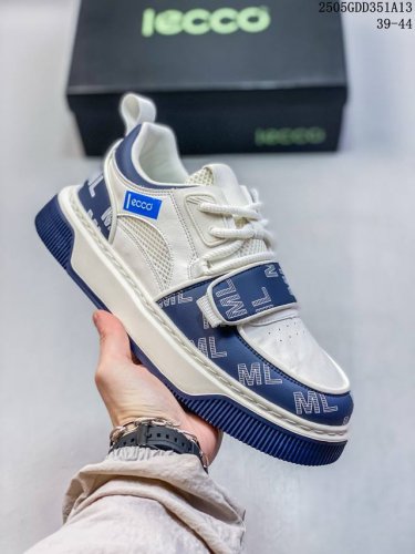 ecco爱步 广东原版透气 配备原版三件套 防尘纸 高弹大底 全头层牛皮 新款百搭休闲款 纯手工制成 鞋面走线工整 清晰质感 原单品质 拼接运动透气网布 采用E
