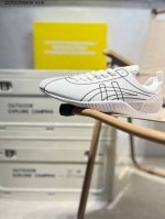亚瑟士 Onitsuka Tiger鬼塚虎 Sclaw 轻便舒适 防滑耐磨透气支撑 低帮 生活休闲鞋 男女同款，复古美学极简风格，配色独具个性又超级好看。鞋口织
