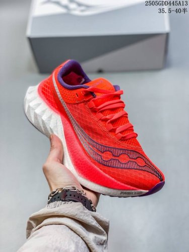 saucony索康尼Triumph啡鹏4 巴斯夫真爆男女跑步缓震透气舒适轻巧运动休闲鞋 5 60Ddeyi 40-46带半码 35.5-40带半码 35.5-4