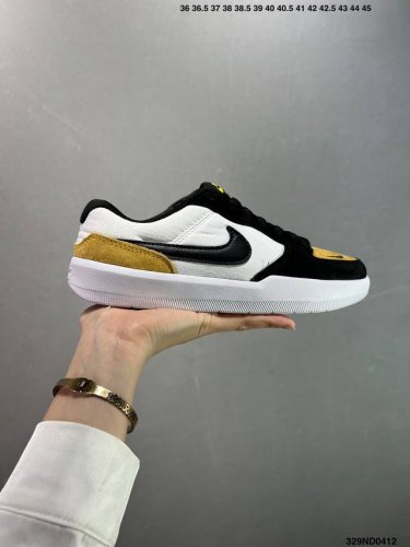 耐克Nike Sb Force 58是一款将前沿创新带入街头的单品，它具有硫化杯底，具有出色的耐用性和灵活性。使用帆布和绒面革，在饰面上放置通风口，它自始至终都