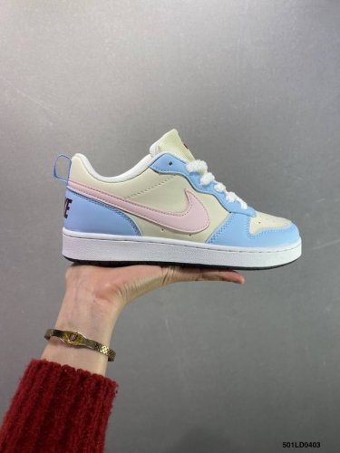 Nike Court Borough Low 低帮百搭透气休闲运动板鞋男女鞋 经典耐用的设计，兼顾舒适脚感和出众风范，演绎匠心之作。结构性的支撑贴合感结合复古篮
