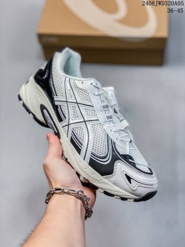 asics Gel-Kahana Tr V4 阿斯克斯 V4 低帮 银白色 户外机能减震防滑低邦生活休闲鞋男女同款 鞋面采用耐磨的合成皮革和透气网布材质，该鞋的