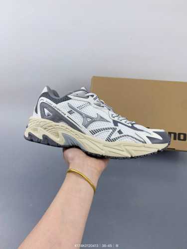 Mizuno 美津浓 复古时尚休闲舒适减震运动跑步鞋 美津浓Wave机械缓震，可以说是机械缓震跑鞋科技的翘楚。有着非凡的适应性，有着充分而持久的缓震能力和轻量