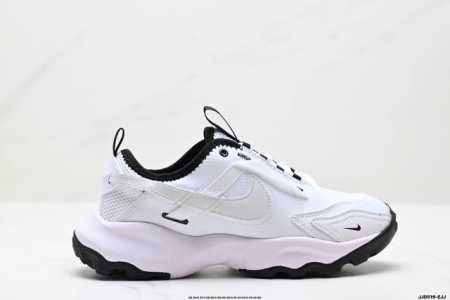 220 公司级M Nike Tc 7900 新款老爹鞋 注入非凡时尚气息 塑就高雅外观 耐穿合成材质搭配柔软丝绒 该鞋款保留了挚爱的加垫鞋口 柔软泡绵缓震配置 - 点击图像关闭