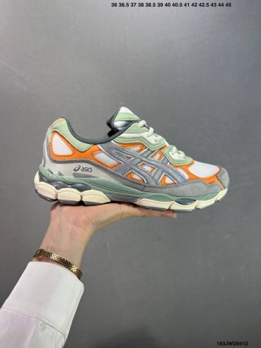 公司级Asics Gel-Nyc 复古单品 Asics亚瑟士宣布推出全新鞋款Gel-Nyc,其设计灵感来源于Gel-Nimbus 3,Gel-Mc Plus V