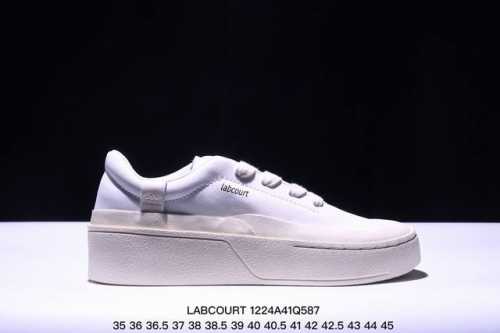 Adidas 阿迪达斯 男女鞋真标半码制，升级原楦原纸版开发版型，采用粒面牛剖革组合组合加高橡胶饰片鞋面材质，缜密拉帮中底布，外置防滑耐磨橡胶大底回归极简,春夏