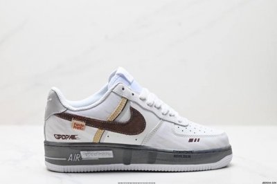 公司级耐克Nike Air Force 1“07空军一号低帮百搭休闲运动板鞋。柔软、弹性十足的缓震性能和出色的中底设计，横跨复古与现代的外型结合，造就出风靡全球