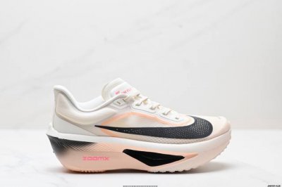 公司级Nk Zoomx Invincible Run Flyknit Fk6 Zoom Fly 6轻量飞织低帮休闲运动慢跑鞋 此鞋专为长跑运动员而生 是为5至1