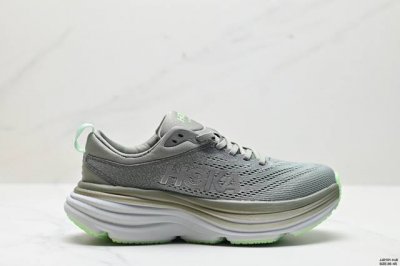 真标小红书推荐hoka W Bondi 8全新配色 这个品牌来自于新西兰的毛利语，Hoka表示大地，One One表示飞越，连起来就是飞越地平线，One One