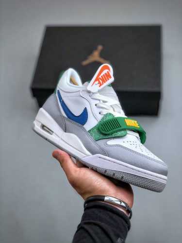 air Jordan Legacy 312 白灰绿 乔丹篮球鞋系列 号称 “最强三合一” 的 Jordan Legacy 312，自然有着杂交结合的设计，它的名