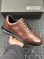 Ecco 爱步 经典和现代工艺品质融合 精选小牛皮面料 百搭休闲老爹鞋 舒适性相当不错 版型楦型非常到位上脚 专柜热销款 独有鞋型设计 特有logo车边 特别有