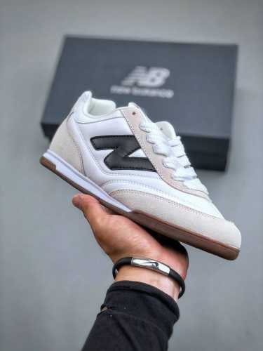 New Balance Nb Rc42 灰黑舒适百搭复古休闲慢跑鞋 上架实拍采用原厂材料和胶水 供货天猫混迹各大专柜商场 全套模具 纯原装皮料切割 质感无敌王