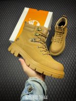 新货#Timberland添柏岚 天伯伦 户外休闲时尚马丁靴系列 广东大厂出品 全新工艺升级 23Ss秋冬新款 原盒原包装 面料采用意大利进口手抓牛皮，搭配防臭