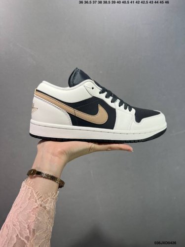 公司级Nike Air Jordan 1 Low Aj1乔1低帮休闲板鞋 同步官方配色 原档冲孔鞋头 四线拉帮 鞋舌高弹海绵填充 官方货号:553558 113