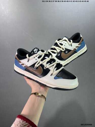 耐克 Nike Dunk Low 运动鞋复古解构绑带板鞋 作为 80 年代经典篮球鞋款，起初专为硬木球场打造，后来成为席卷街头的时尚标杆，现以经典细节和复古篮球