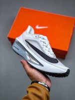 nike Zoom Fly 6 耐克超弹轻盈跑步鞋 #鞋款搭载 Flyknit 材料 打造出众弹性 易于穿脱。采用React技术 轻盈耐穿泡绵打造,铸就出众回弹