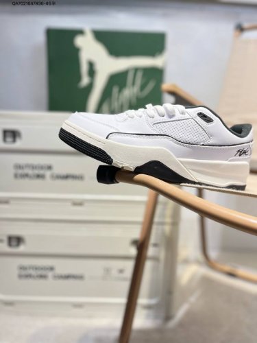 耐Nike Air Jordan 4 Retro Og 中帮 迈克尔 乔丹Aj4代乔4 复古休闲运动文化篮球鞋。秉承轻量化的速度型篮球鞋设计思想完成设计，降低重