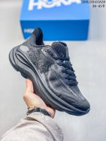 小红书推荐Hoka W Bondi 9全新配色 这个品牌来自于新西兰的毛利语 Hoka表示大地 One One表示飞越 连起来就是飞越地平线 One One不是