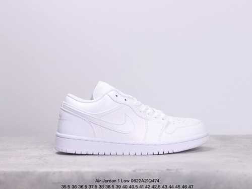 耐克 乔丹air Jordan 1 Low Aj1 乔1 低帮复古文化休闲运动篮球鞋 从1985 年面世的元年款汲取设计灵感，采用简洁大方的经典外观，熟悉中带一