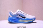 真标Nike Vomero 18 耐克 舒适减震防滑 低帮跑步鞋 全掌Reactx泡绵中底 前掌和后跟还配备了Air Zoom气垫单元 据说跑起来更快更舒适哦