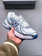 New Balance Nb740 英产 轻便复古休闲运动跑步鞋 全鞋身以网格布作为基地，在细节部分以皮革作为辅助添加，流线感很强。外形和New Balace
