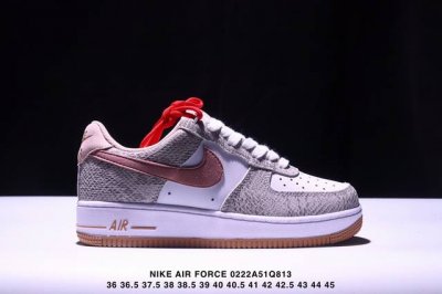 200 公司级Nike Air Force 1‘07 原楦头原纸板 打造纯正低帮空军版型 专注外贸渠道 全掌内置蜂窝气垫 原盒配件 原厂中底钢印、拉帮完美 货号