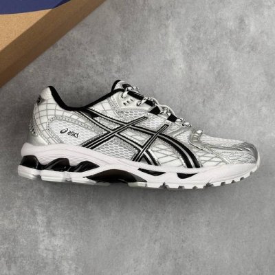 本地280 核心私 公司级Asics Gel-Nimbus 10.1 亚瑟士 复古先锋 潮流 拼接耐磨 低帮休闲跑步鞋 透气网眼鞋面配合部分合成革材质 采用全新