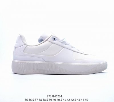 Lululemon Cityverse 露露乐檬极简主义减震耐磨低帮生活休闲鞋 Cityverse将运动性能融入经典休闲鞋中，中底提供出色缓震，并贴合足部曲线，