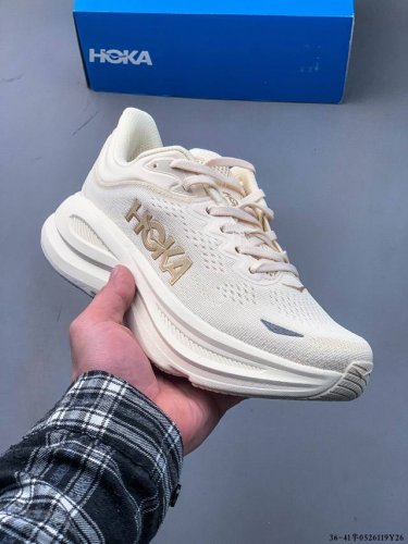 集图 hoka One One Bondi 9 余文乐同款 新款缓震跑鞋 万众期待的Bondi系列终于迎来了更新 作为Hoka缓震跑鞋的杠把子 Bondi缓震性
