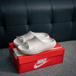 核心私 nike Reactx Rejuven8 耐克夏日穿搭凉鞋 #采用质感柔软且出众回弹的 Reactx泡绵 缔造非凡舒适的日常穿着体验 助你保持活力 货号