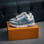 590 核心私 louis Vuitton Trainer Lv 路易威登 外包装全新升级原版完美楦型 东莞大厂出产 品控胜过市面百分之95 tpu大底材料。独